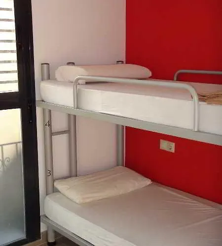 Room00 Hostel *