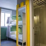 Hostel Room00