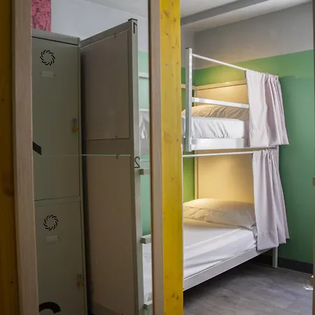 Room00 אכסניה ולנסיה