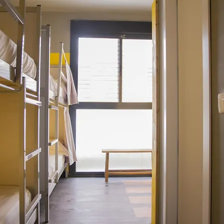 אכסניה Room00 *