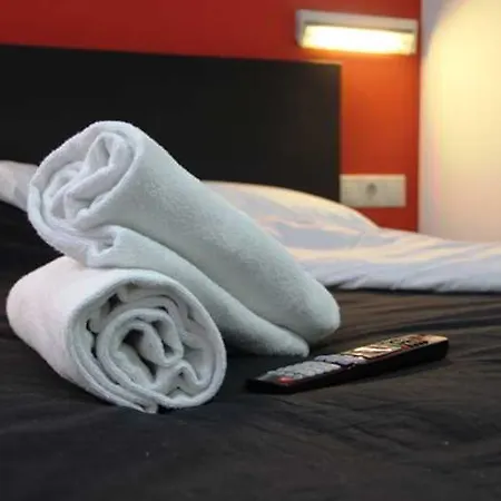 אכסניה Room00 *