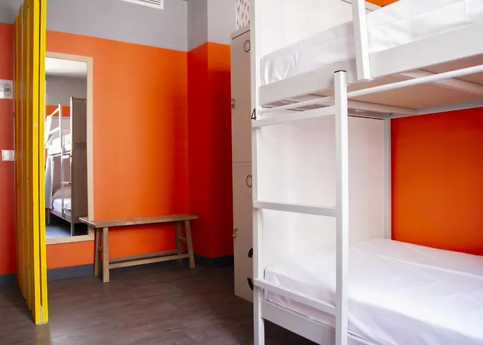 Room00 Hostel *